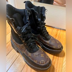 LV “combat boots” Louis Vuitton